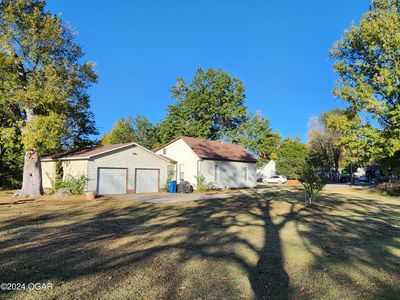 407 Broadway Street, House other with 3 bedrooms, 1 bathrooms and null parking in Lamar MO | Image 2