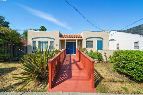 527 Mclaughlin St, Richmond, CA, 94805-1946 | Card Image