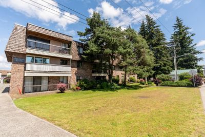 318 - 32175 Old Yale Rd, Condo with 1 bedrooms, 1 bathrooms and 1 parking in Abbotsford BC | Image 1