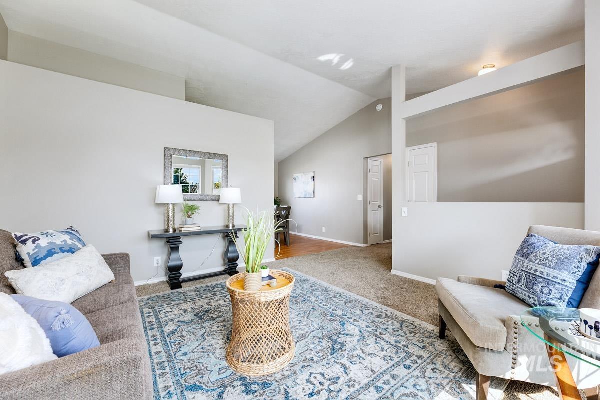 Newport Ct, Meridian, ID 83646