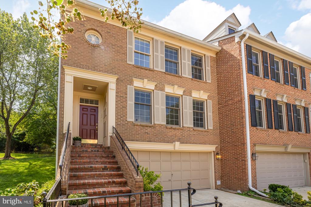 Bloomingdale Dr, Rockville, MD 20852