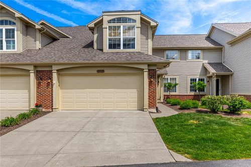 3913 E Summit Ridge Dr, Beavercreek, OH, 45430-1576 | Card Image
