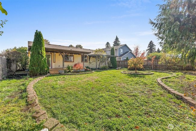 215 James St S, House other with 3 bedrooms, 2 bathrooms and 2 parking in Roy WA | Image 27