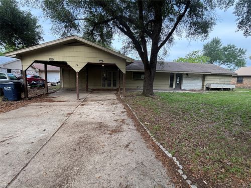 2408 Post Oak Rd, Rockdale, TX, 76567-2546 | Card Image