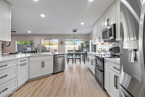 23218 N 22nd Pl, Phoenix, AZ, 85024-9511 | Card Image