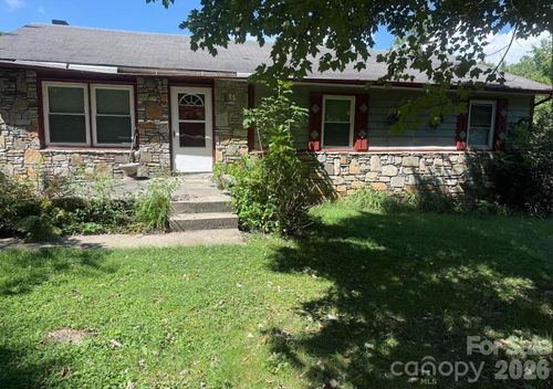 107 Flat Creek Rd, Lake Toxaway, NC, 28747-9301 | Card Image