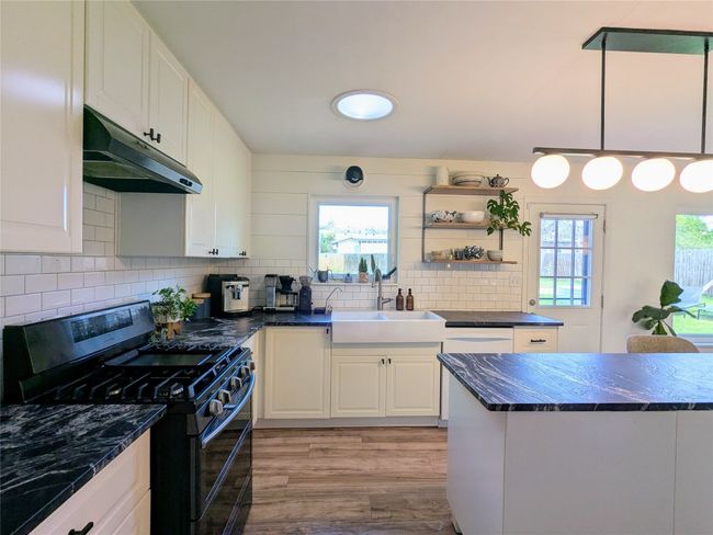1510 Glencrest Dr, House other with 3 bedrooms, 2 bathrooms and 1 parking in Austin TX | Image 13