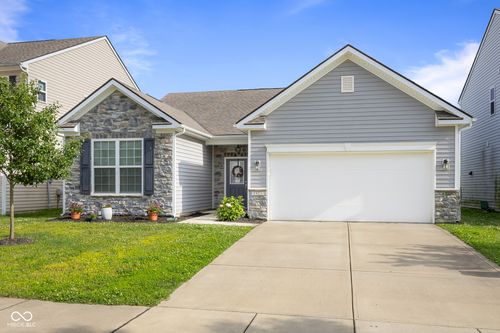 2421 Creek Bank Dr, Columbus, IN, 47201-1493 | Card Image