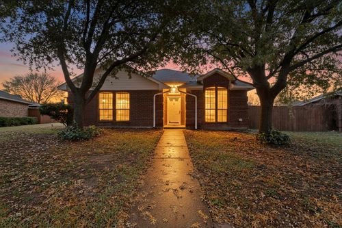 2933 Lawndale Dr, Lancaster, TX, 75134-3754 | Card Image