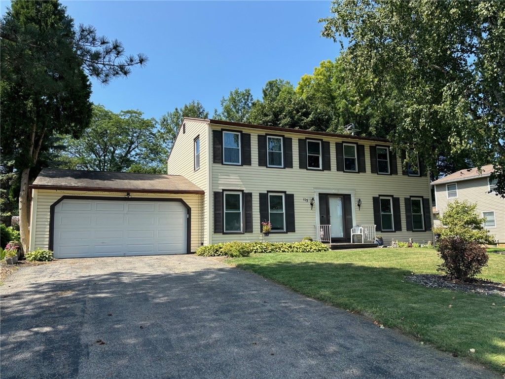 Orchard Creek Cir, Rochester, NY 14612