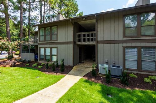 202 Smokerise Cir Se, Marietta, GA, 30067-5478 | Card Image