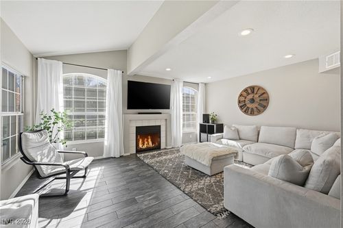 7600 Almeria Ave, Las Vegas, NV, 89128-2647 | Card Image