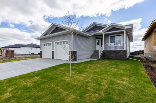 3438 Victory Way, Olds, AB, T4H0G8 | Card Image