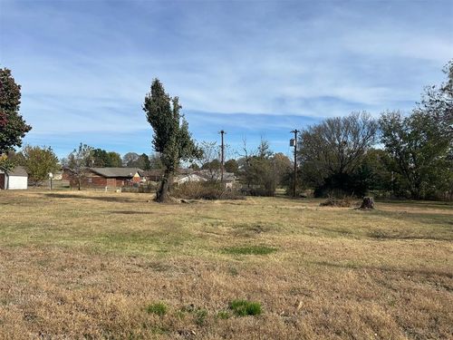 515 S 4th Ave, Stroud, OK, 74079-5011 | Card Image