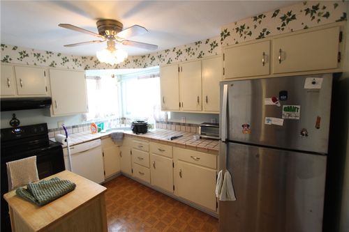 1417 Jefferson Heights Rd, Pittsburgh, PA, 15235-5219 | Card Image