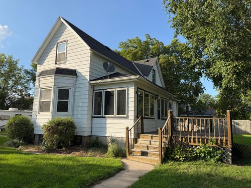 411 16th St S, Benson, MN, 56215-1729 | Card Image