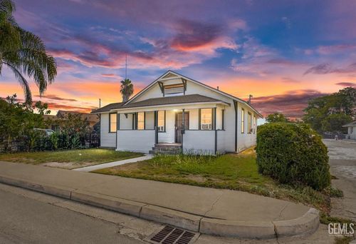 348 Broadway St, Wasco, CA, 93280-1354 | Card Image