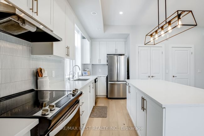 223 - 9570 Islington Ave, Condo with 3 bedrooms, 3 bathrooms and null parking in Vaughan ON | Image 9