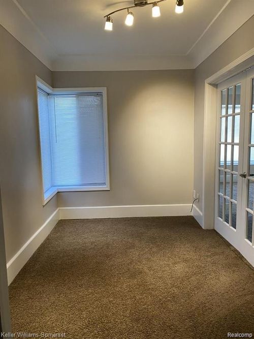 18541 Utica Rd, Roseville, MI, 48066-4246 | Card Image