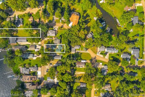 100 Danforth St, White Lake, MI, 48386-2408 | Card Image