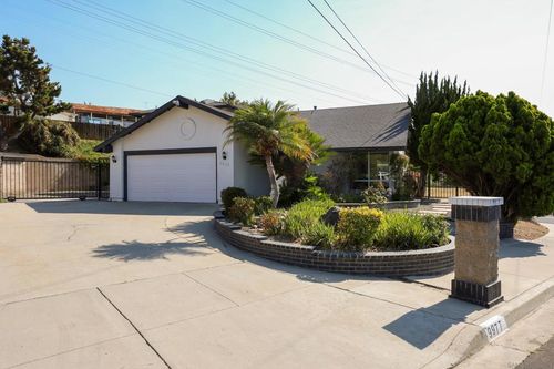 9977 Cristobal Dr, Spring Valley, CA, 91977-3028 | Card Image
