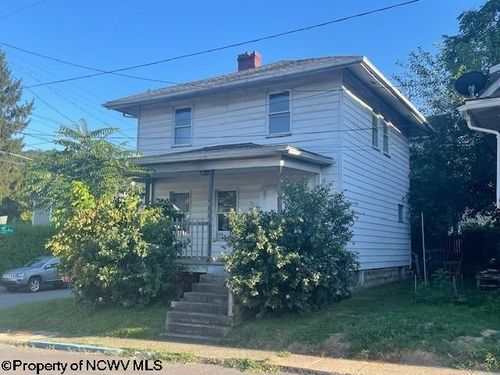 620 Hobson St, Morgantown, WV, 26501-6132 | Card Image