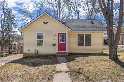 231 31st Street Dr Se, Cedar Rapids, IA, 52403 | Card Image