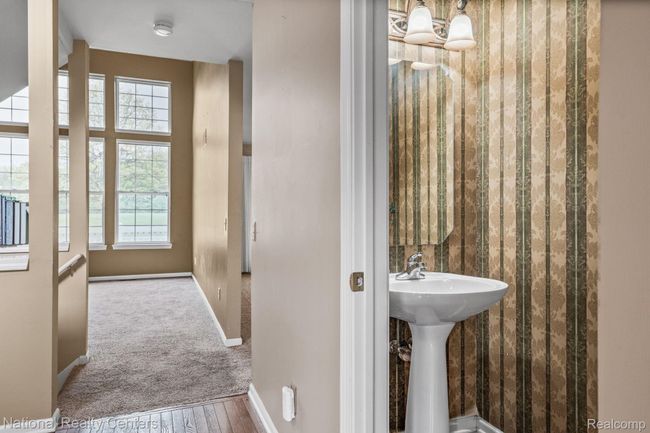 1752 Thistle Dr, Condo with 2 bedrooms, 3 bathrooms and null parking in Canton MI | Image 15