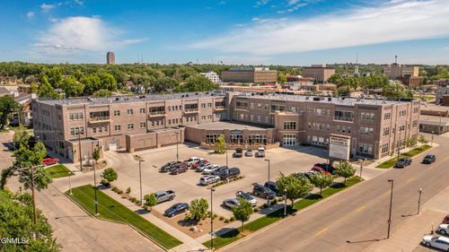 100 W Broadway Ave, Bismarck, ND, 58501-3943 | Card Image