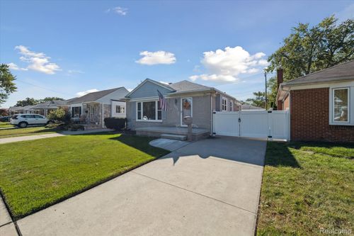 13121 Orchard St, Southgate, MI, 48195-1619 | Card Image