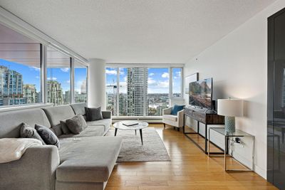 2302 - 1325 Rolston St, Condo with 2 bedrooms, 2 bathrooms and 1 parking in Vancouver BC | Image 3