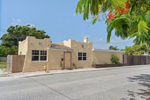 615 7th Ave N, Lake Worth, FL, 33460-2605 | Card Image