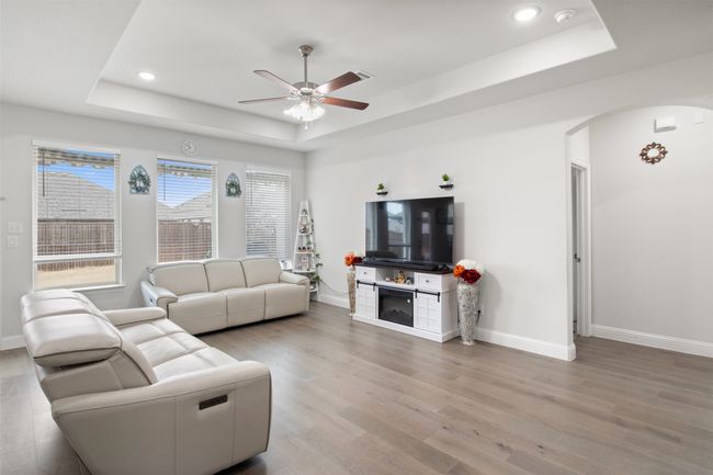 6205 Kent Ln, House other with 4 bedrooms, 4 bathrooms and null parking in Aubrey TX | Image 10