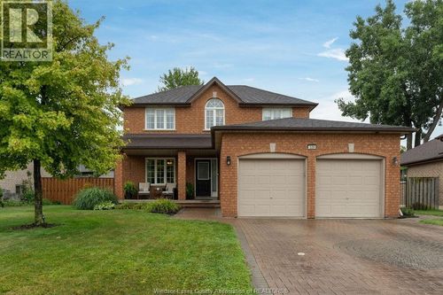 329 Geraldine Cres, Windsor, ON, N9E4R7 | Card Image