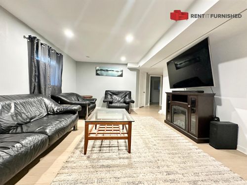 1522 8th Ave, New Westminster, BC, V3M2S4 | Card Image