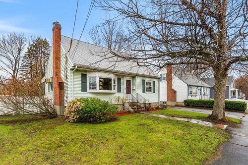 22 Bolton St, Reading, MA, 01867-3252 | Card Image