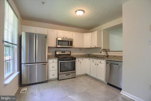 32 Gwynnswood Rd, OWINGS MILLS, MD, 21117-1767 | Card Image