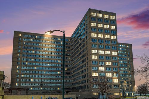 apt-729-8900 E Jefferson Ave, Detroit, MI, 48214-2973 | Card Image