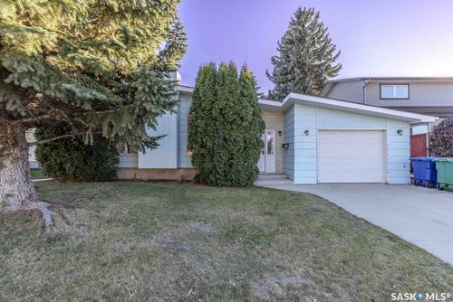 134 Christopher Road, Saskatoon, SK, S7J3R9 | Card Image