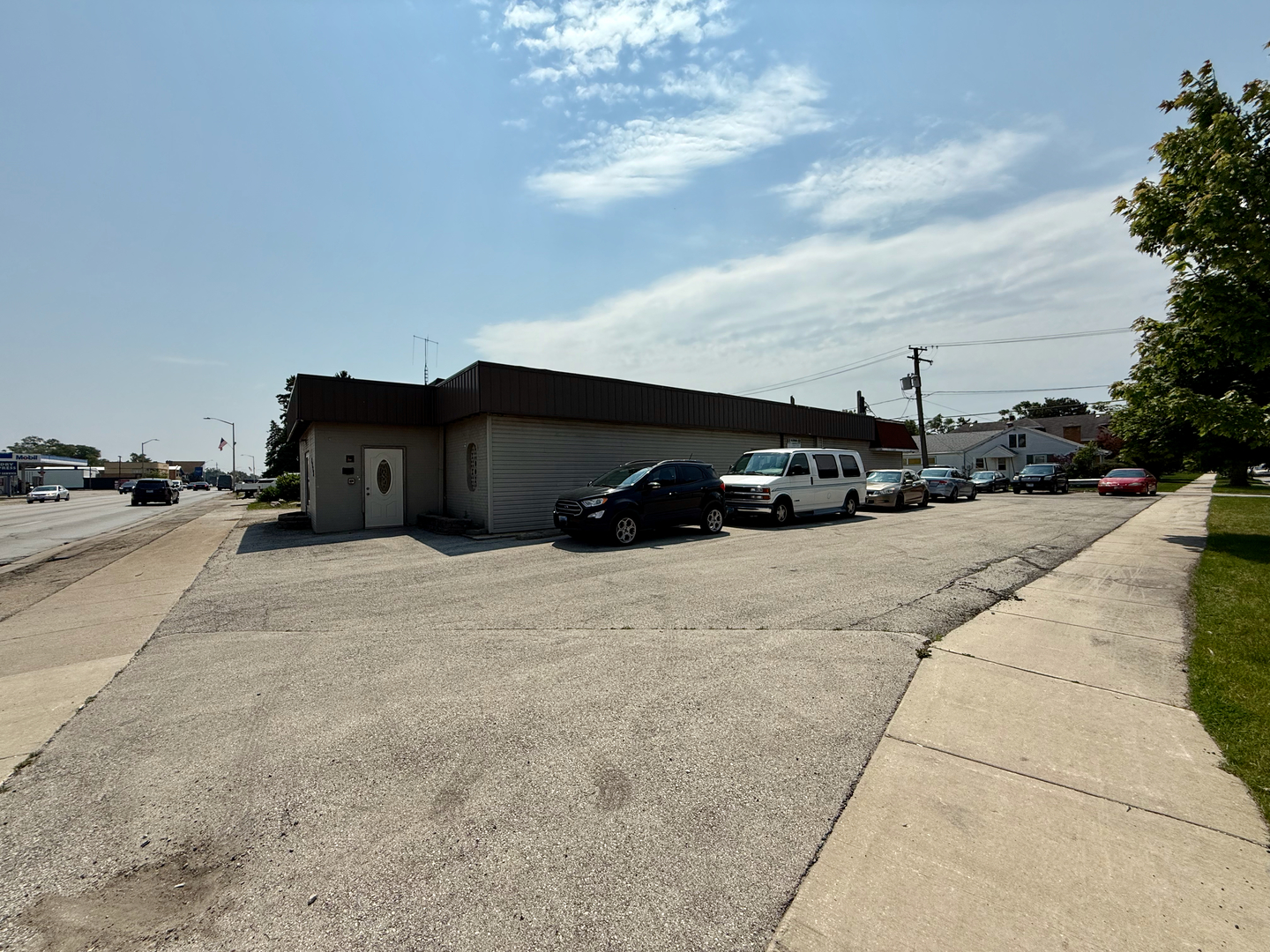 8743 Ogden Ave, Lyons, IL 60534