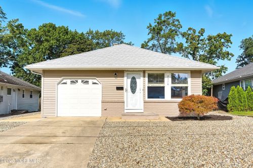2176 Mount Hood Ln, Toms River, NJ, 08753-1537 | Card Image