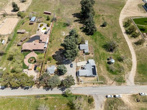 39934 90th St W, Leona Valley, CA, 93551-7403 | Card Image