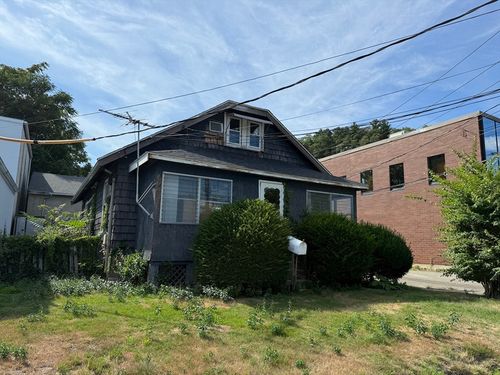 9 Green St, Waltham, MA, 02451-1646 | Card Image