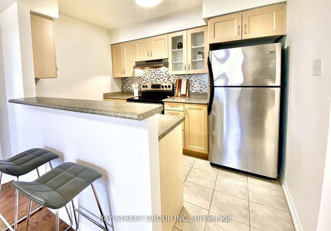 64 - 2275 Bur Oak Ave, Condo with 2 bedrooms, 1 bathrooms and 1 parking in Markham ON | Image 9