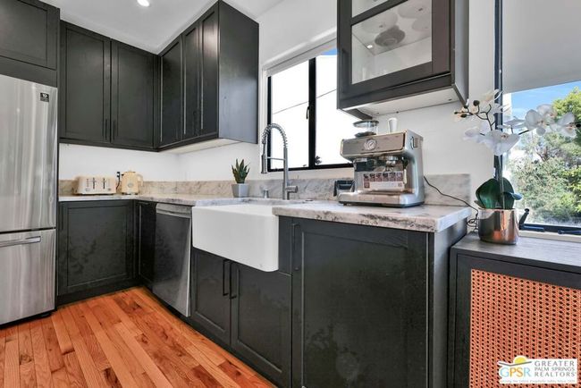 2 - 8319 Waring Ave, Condo with 2 bedrooms, 2 bathrooms and 1 parking in West Hollywood CA | Image 16