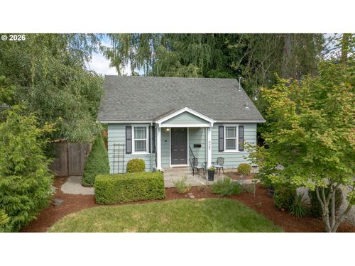 928 Se Davis St, Mcminnville, OR, 97128-6413 | Card Image
