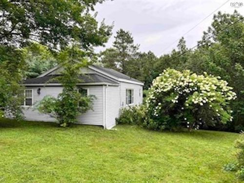 17 Lakeview Ave, Middle Sackville, NS, B4E3B5 | Card Image