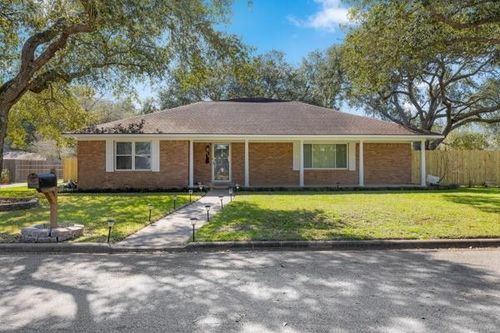 617 Melody Ln, Eagle Lake, TX, 77434-1219 | Card Image