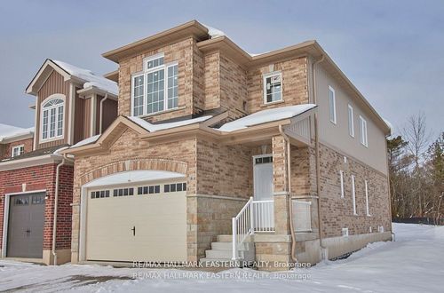 30 Coldbrook Dr, Millbrook, ON, L0A1G0 | Card Image