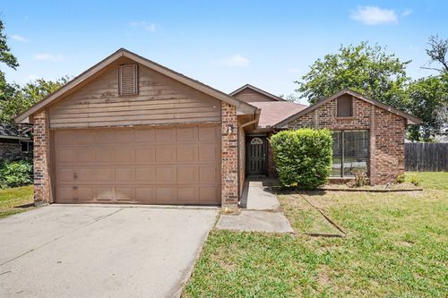 4245 Periwinkle Dr, Fort Worth, TX, 76137-3014 | Card Image
